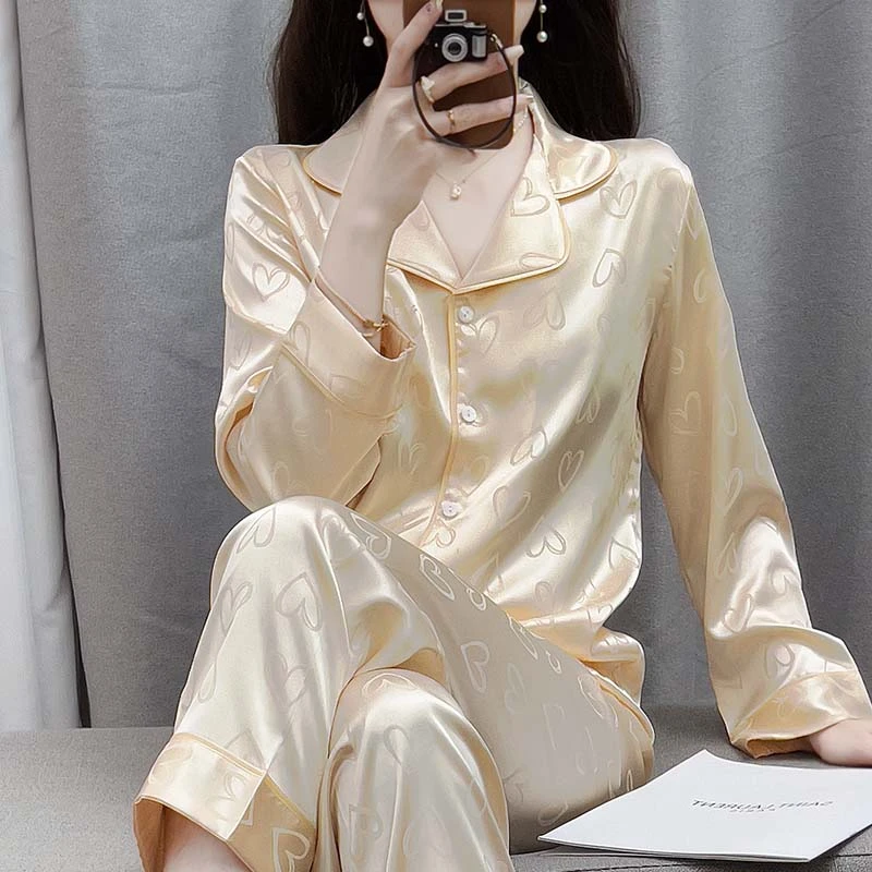 2025秋季真丝法式长袖睡衣女新款宽松高级感休闲长裤家居服两件套