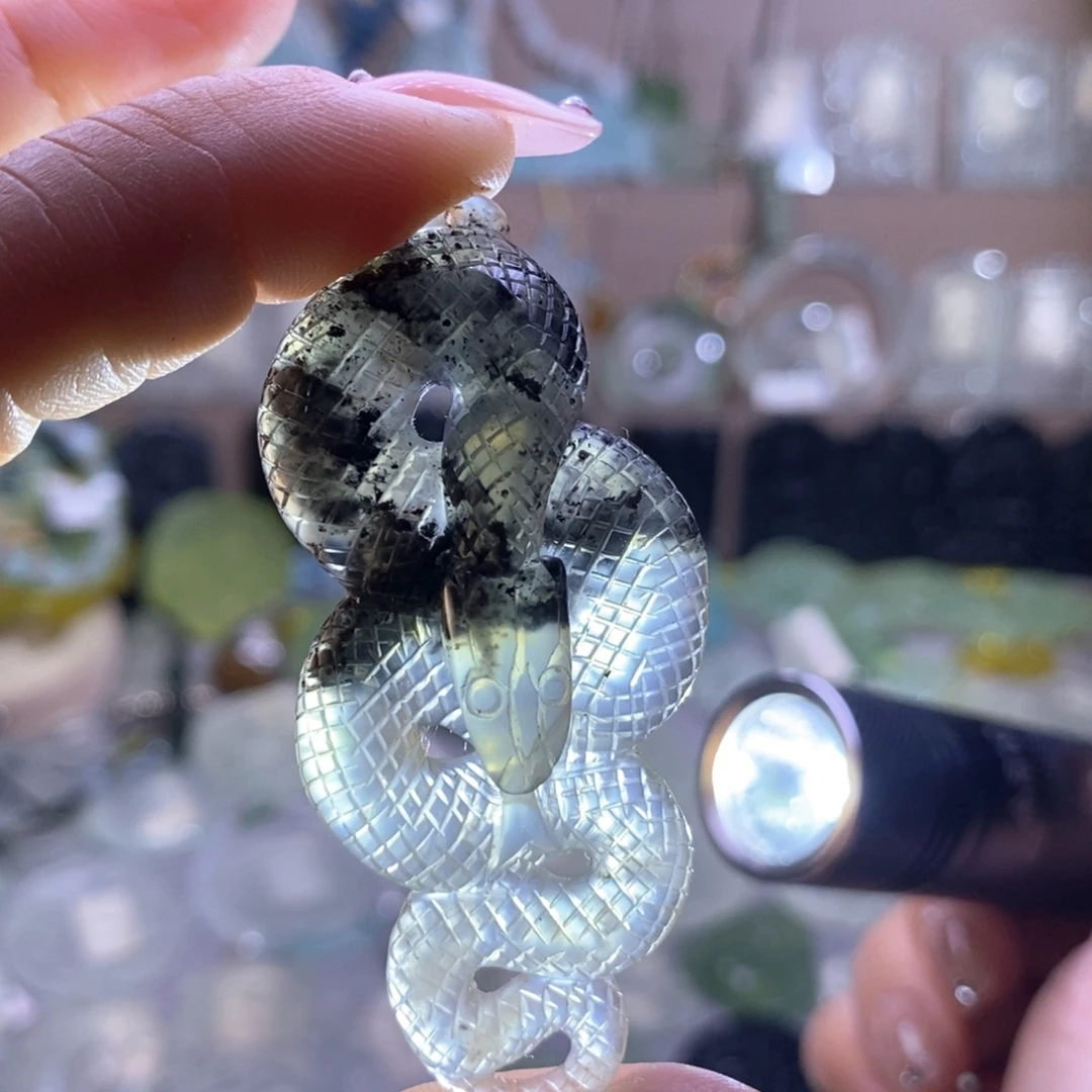 未镶嵌蛇纹石玉颈饰