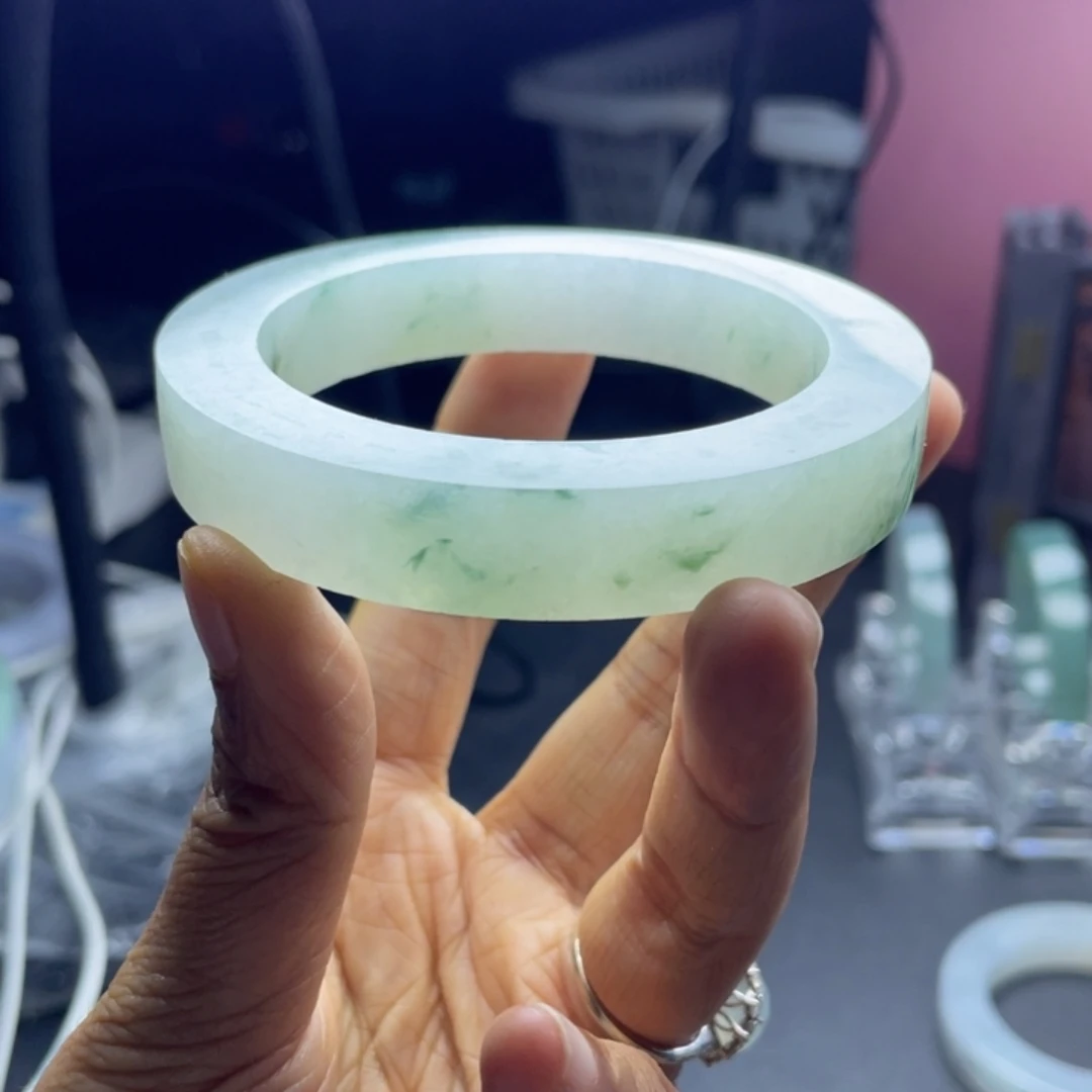 假***谓定制翡翠未镶嵌缅A翡翠多样性发一