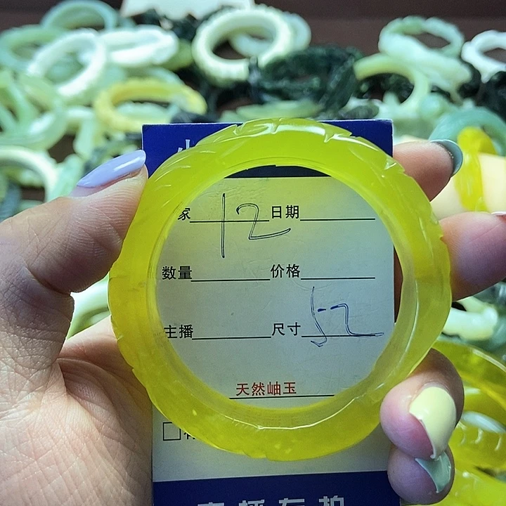 蛇纹石玉未镶嵌手镯茉****r