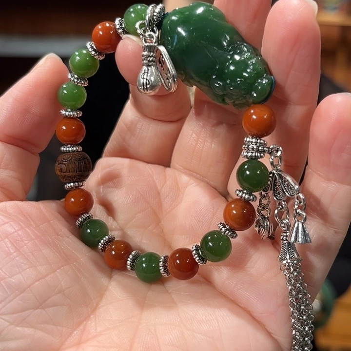 颈饰未镶嵌和田玉（糖玉）