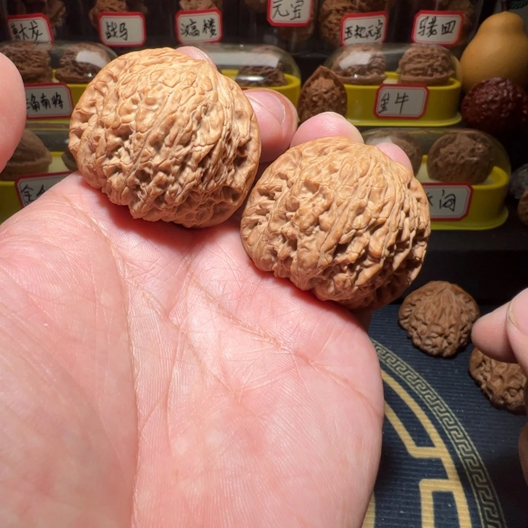 文玩核桃吊坠42绣球