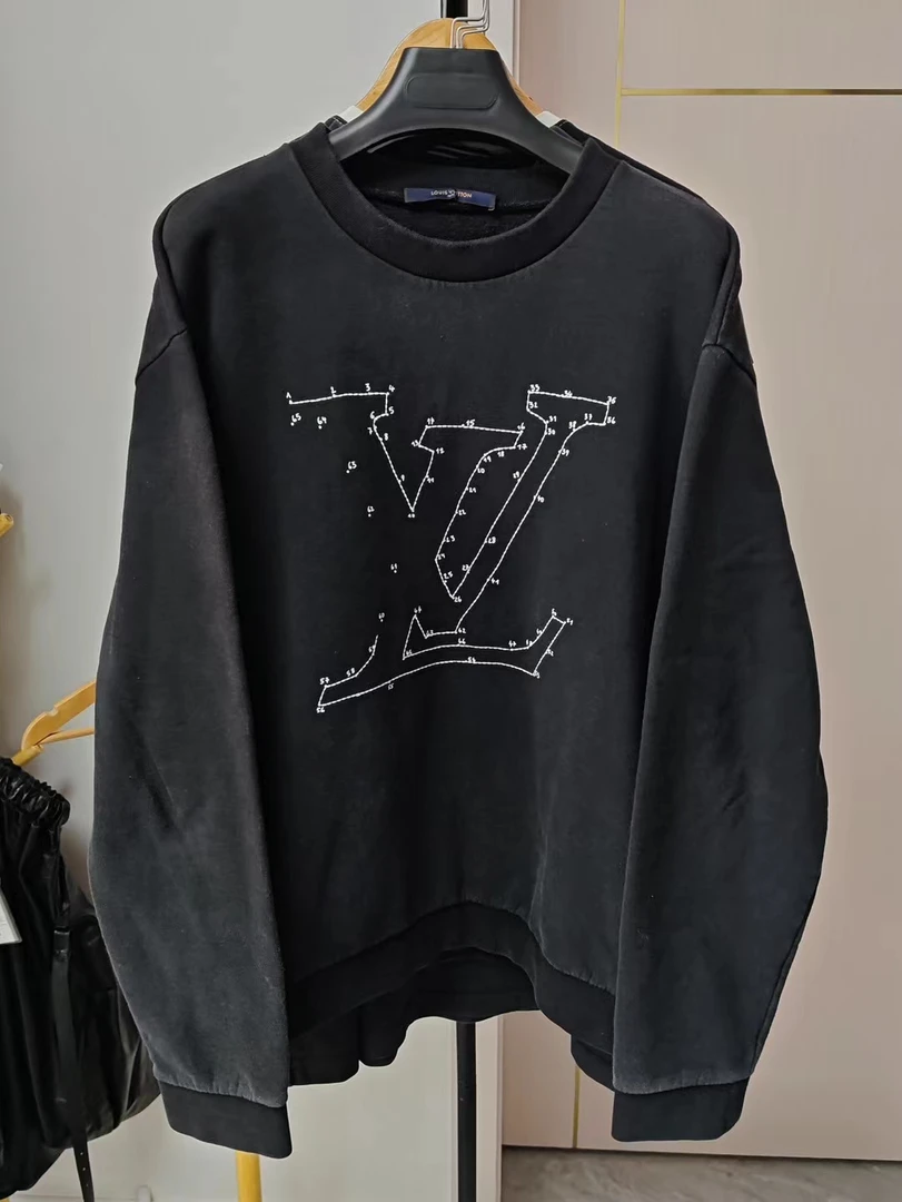 99新 LouisVuitton/路易威登 97新 L码 刺绣经典款卫衣