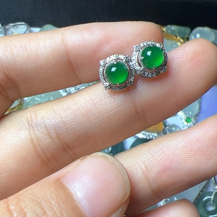 翡翠18K金镶嵌耳饰