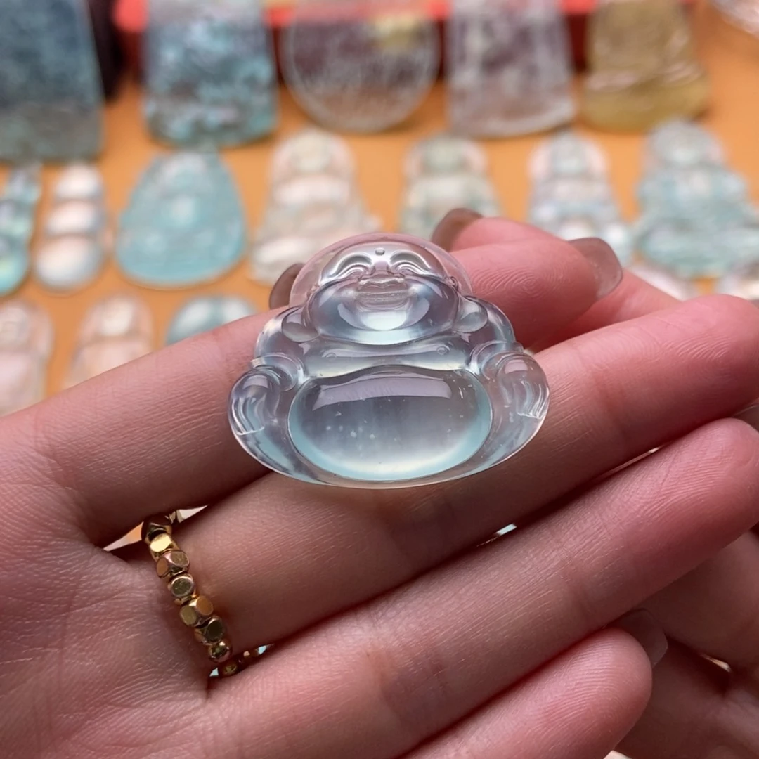 蛇纹石玉颈饰未镶嵌佛