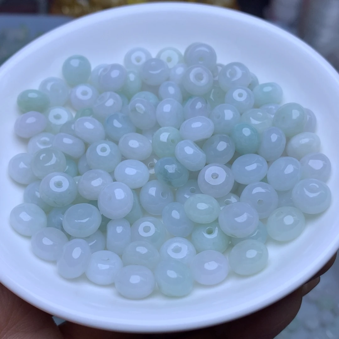 【闪购商品】未镶嵌手链翡翠卡5.6乘8.8绿白鼓珠30个
