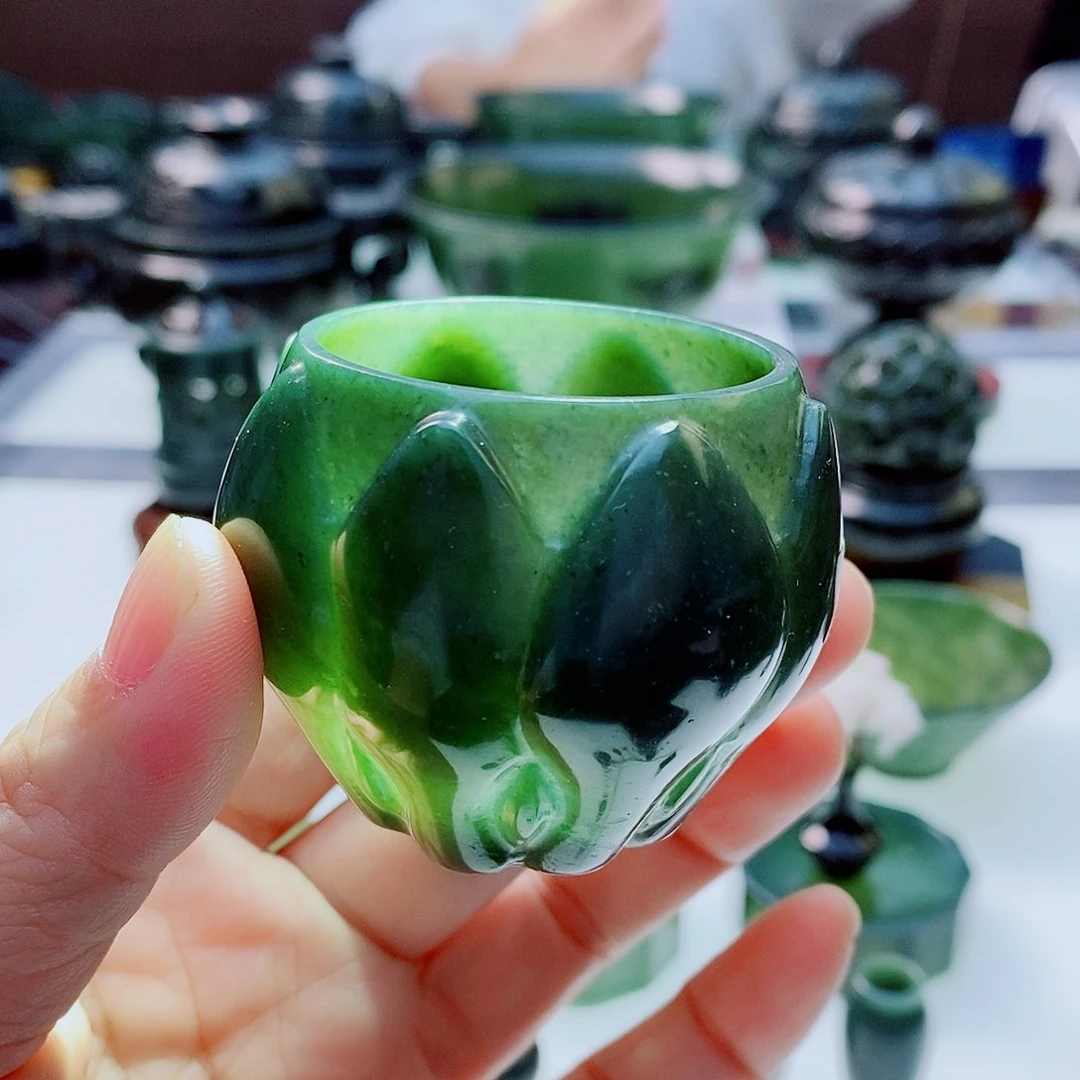 未镶嵌和田玉（青玉）摆件