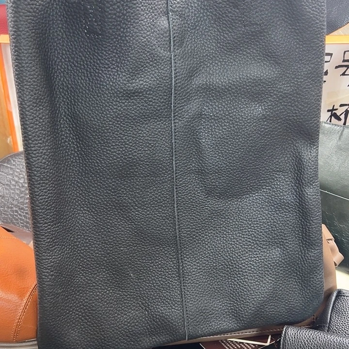 蛇皮（革）小牛皮（革）牛皮（革）黄牛皮（革）锦纶小牛皮（革）