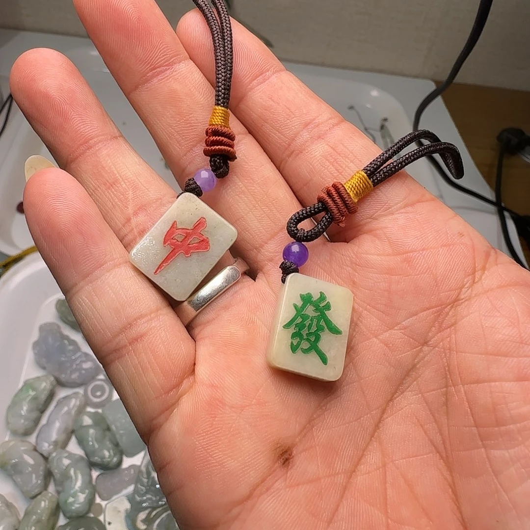 翡翠未镶嵌颈饰发，中