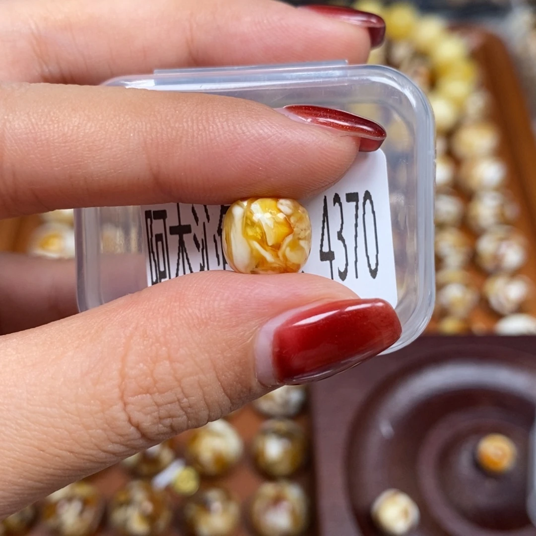 把件猴头核桃沁色圆珠老型4370