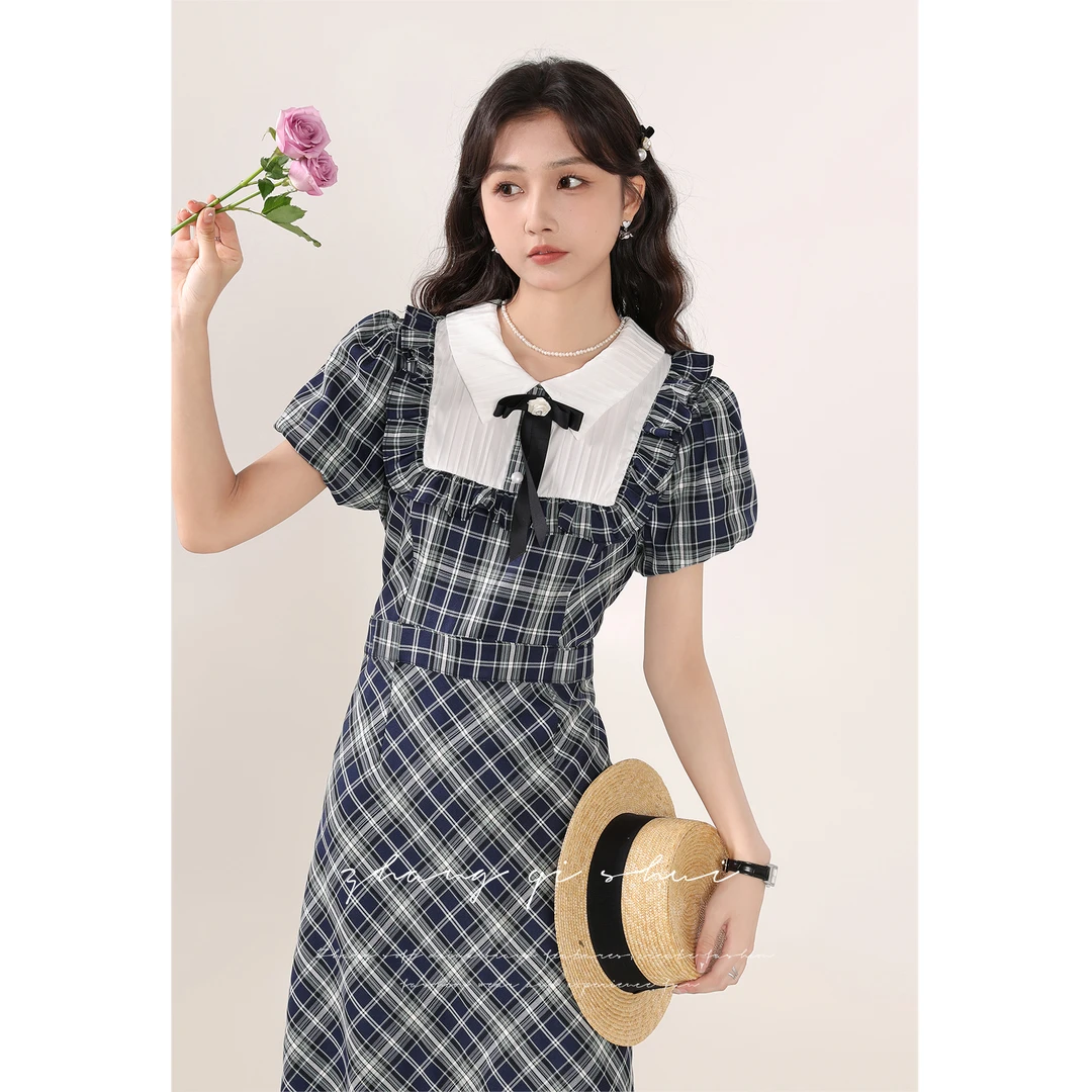 张汽水《格纹画报》2025夏季新款学院风格子拼接收腰短袖连衣裙女