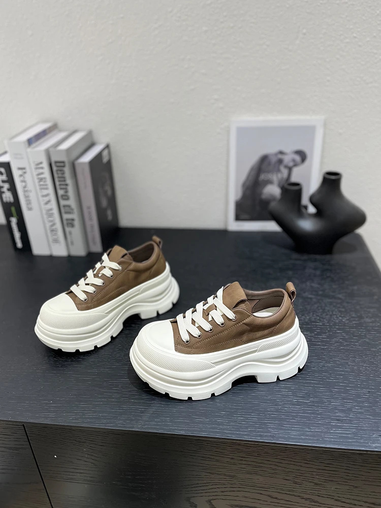 2025秋季新款小个子7cm轻便厚底软皮休闲英伦风时尚女百搭松糕鞋