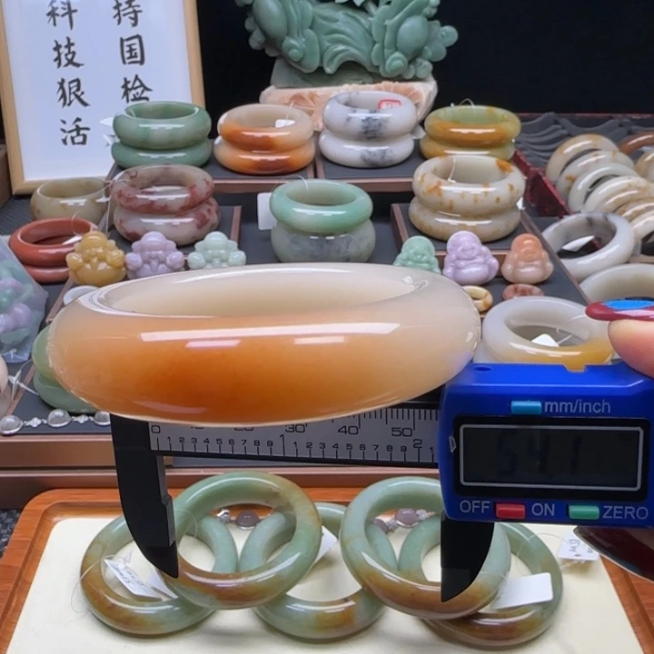 石英岩玉未镶嵌手镯