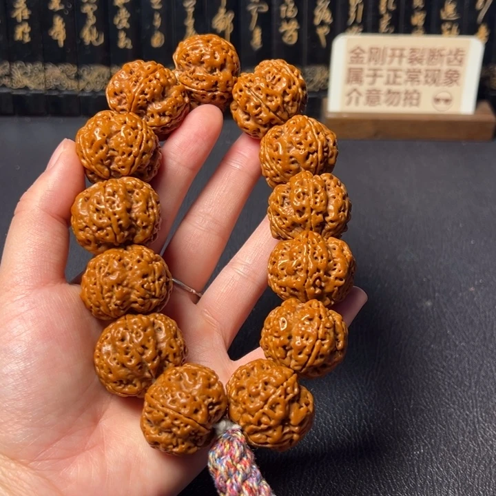 金刚菩提手串量梅花