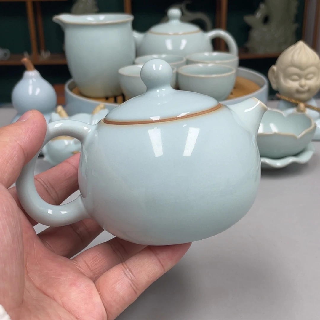 正***恩瓷天青色瑕西施壶张君老师