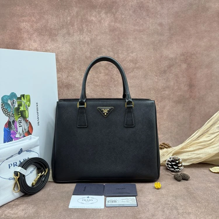 95新/普拉达/C18673617176/[MQR1221B0021]