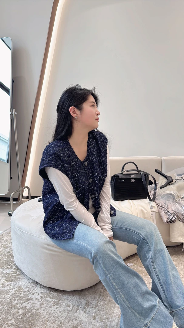 《星芒织语》2025F/W晨锐小香风马甲上衣1468