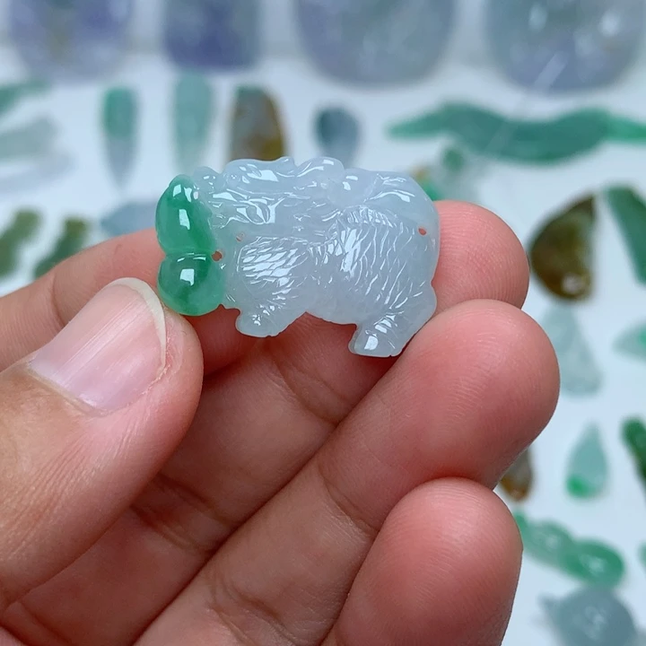 吊坠(不含链)未镶嵌翡翠