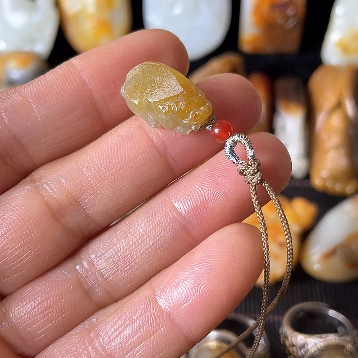 和田玉颈饰未镶嵌