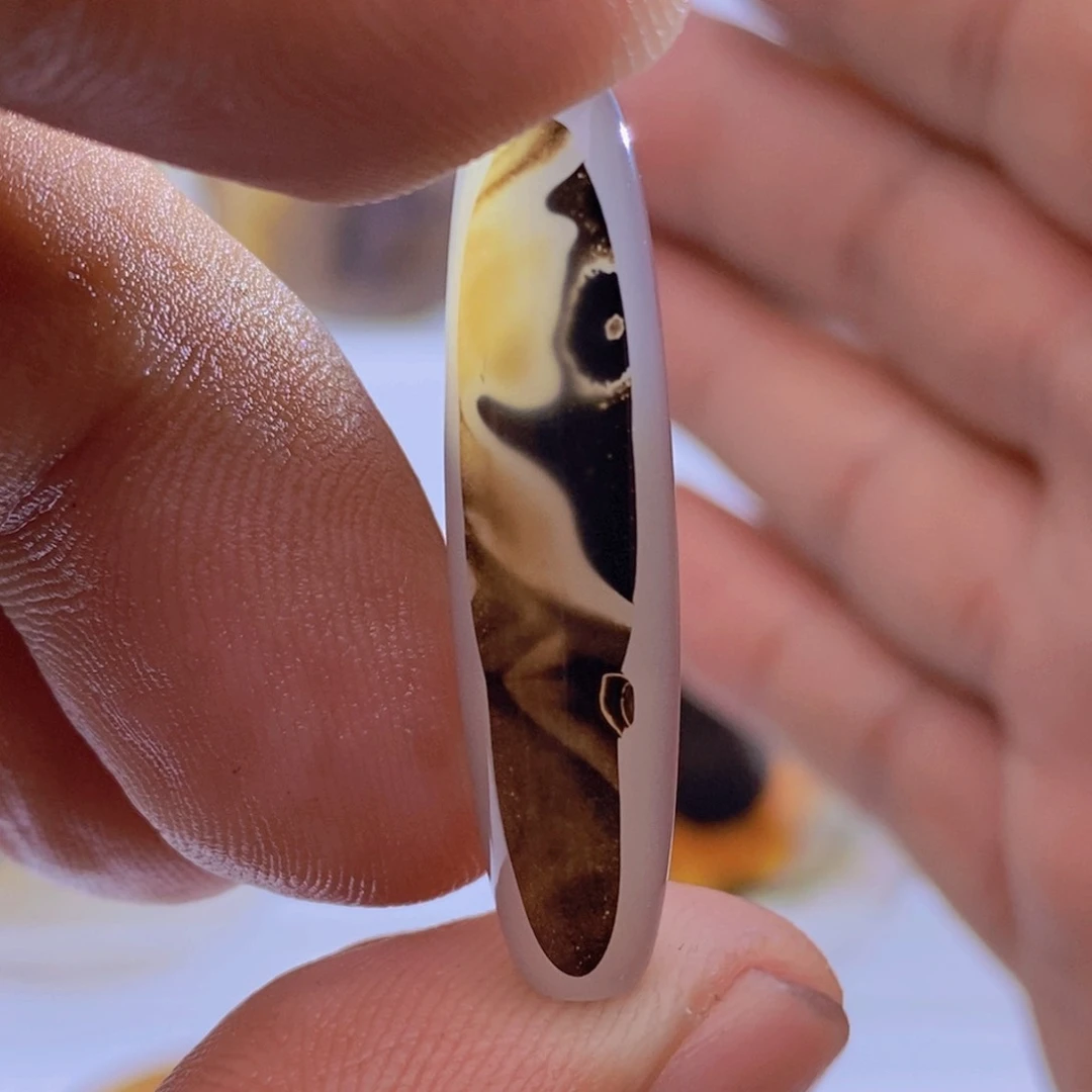 玛瑙/玉髓未镶嵌颈饰一****深