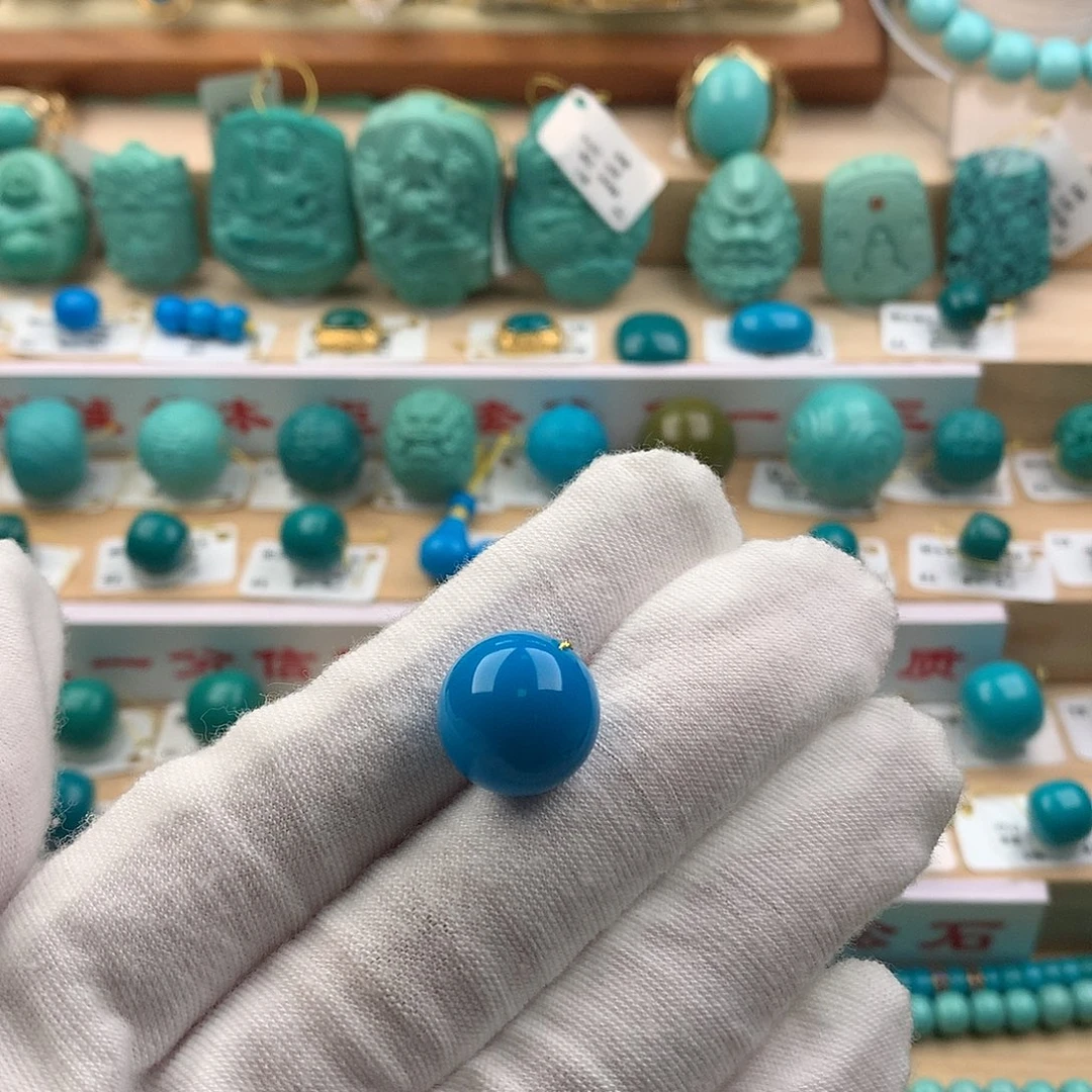 上***古绿松石未镶嵌珠宝奇石