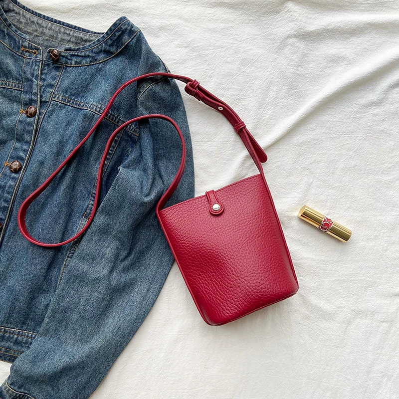 2025韩版新款斜挎手机包ins复古时尚休闲迷你包包女软皮单肩包