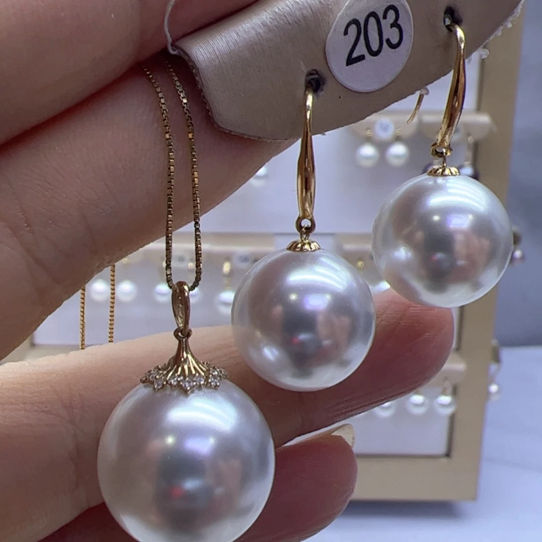18K金镶嵌淡水珍珠耳饰
