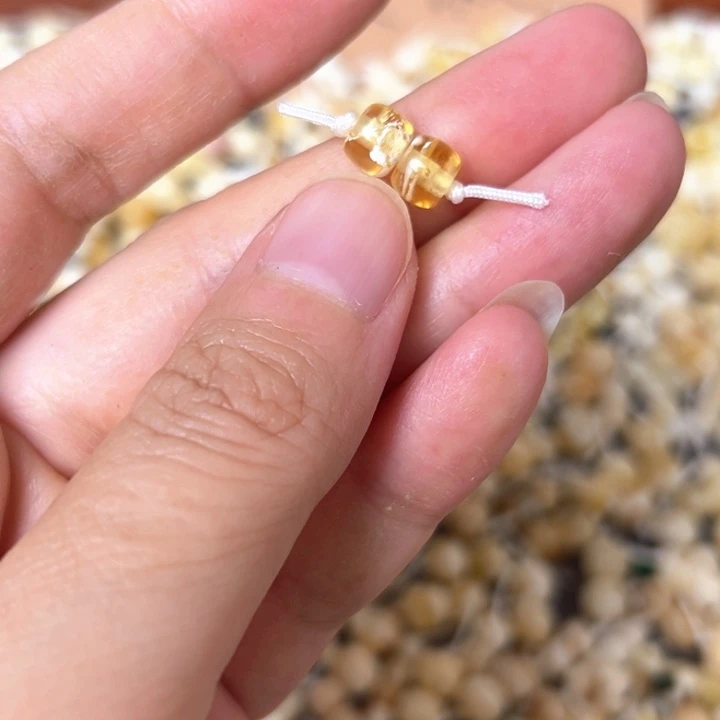 蜜蜡未镶嵌裸石6.2mm一对