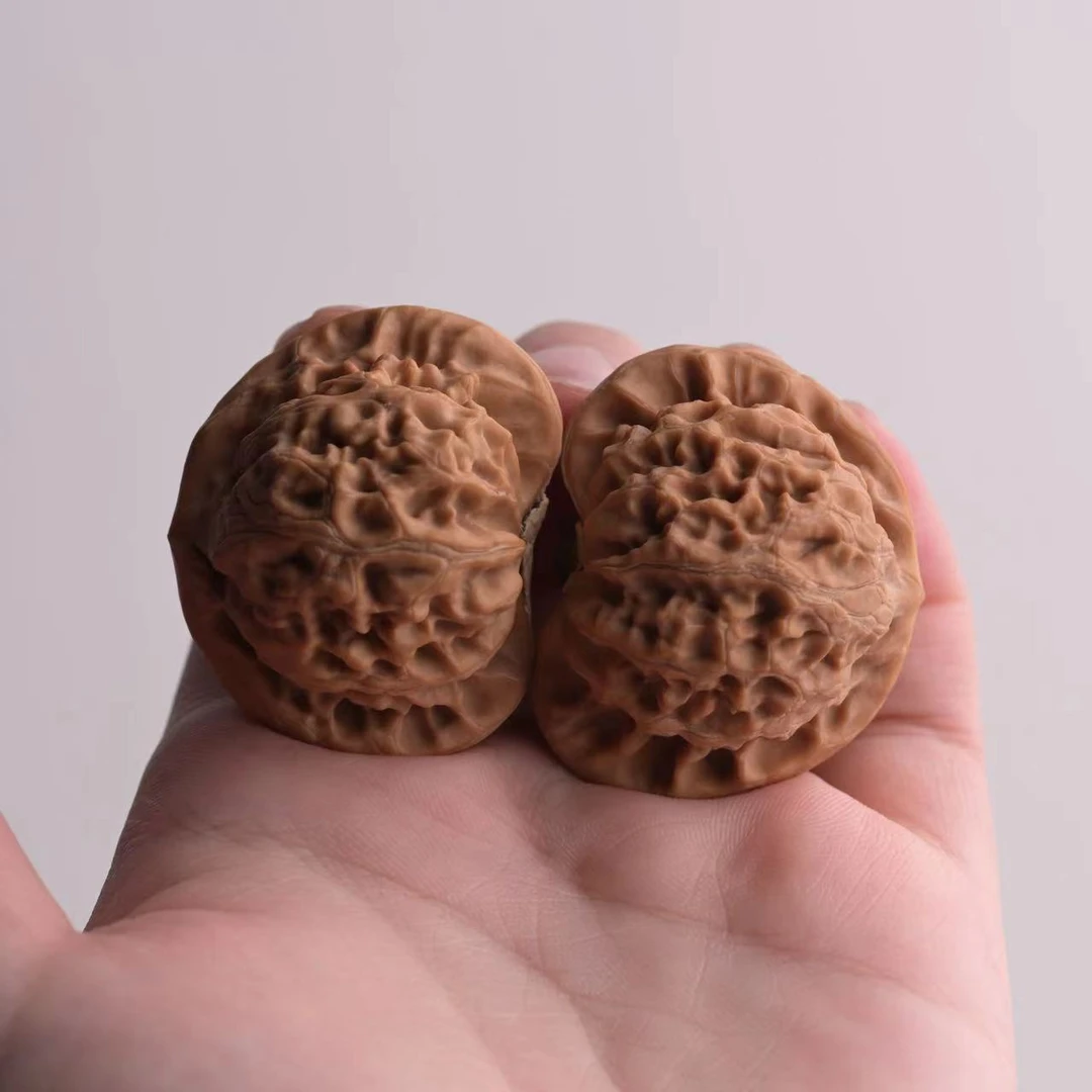 轩辕 【东子专属】 HT33黄榆岭宫灯（球体） 文玩核桃