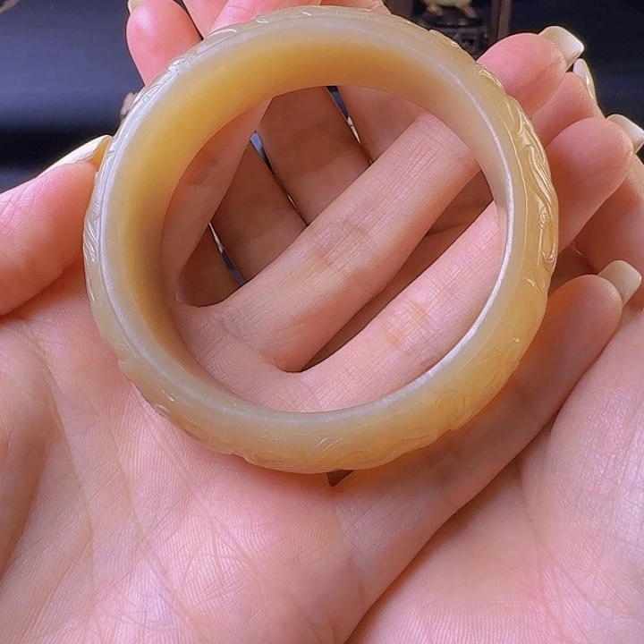 宫***斋颈饰未镶嵌和田玉