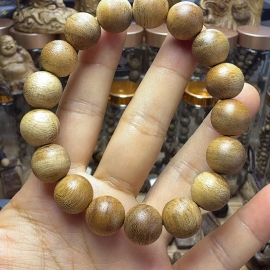 沉香碎屑沉香马尼涝天然野 1.3 的 8.2 克