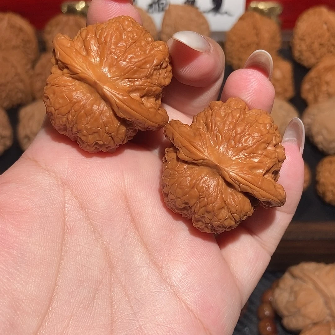 文玩核桃吊坠血麒麟39