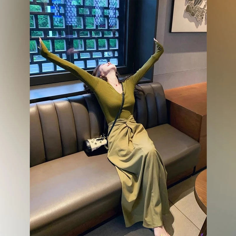大码胖MM春秋款法式气质百搭V领针织上衣搭配高腰半身裙时尚套装