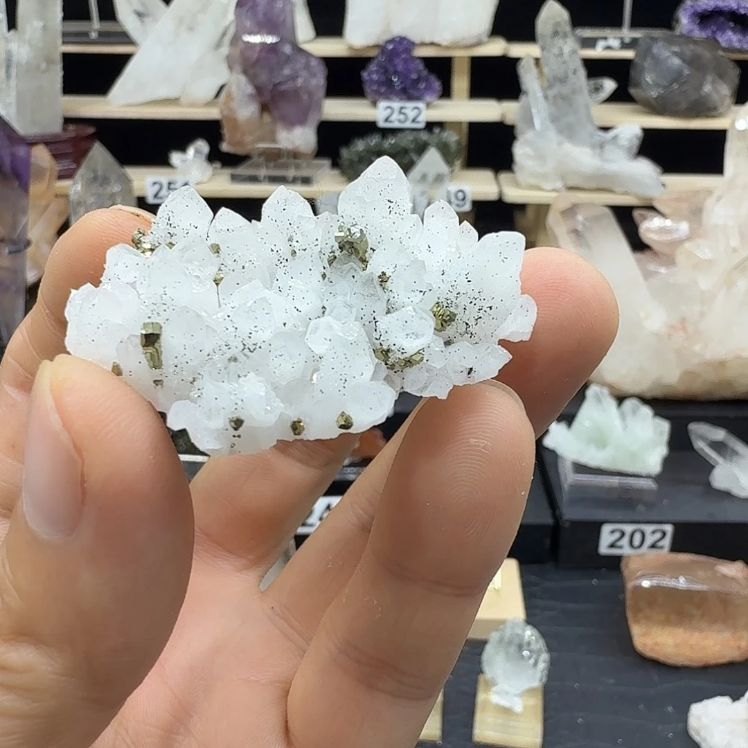 雪***穗石材天然水晶摆件
