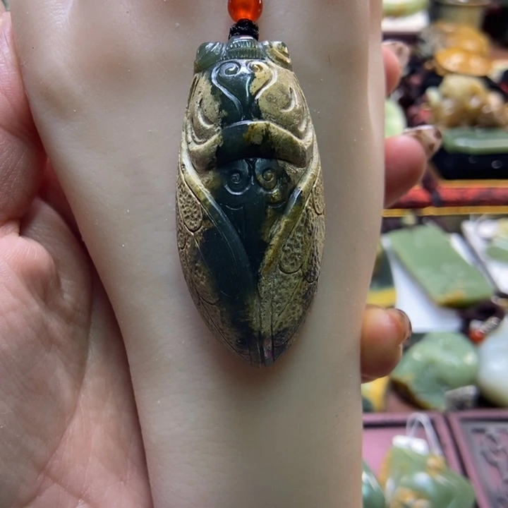 吊坠(赠链)未镶嵌岫岩河磨玉（透闪石质玉）