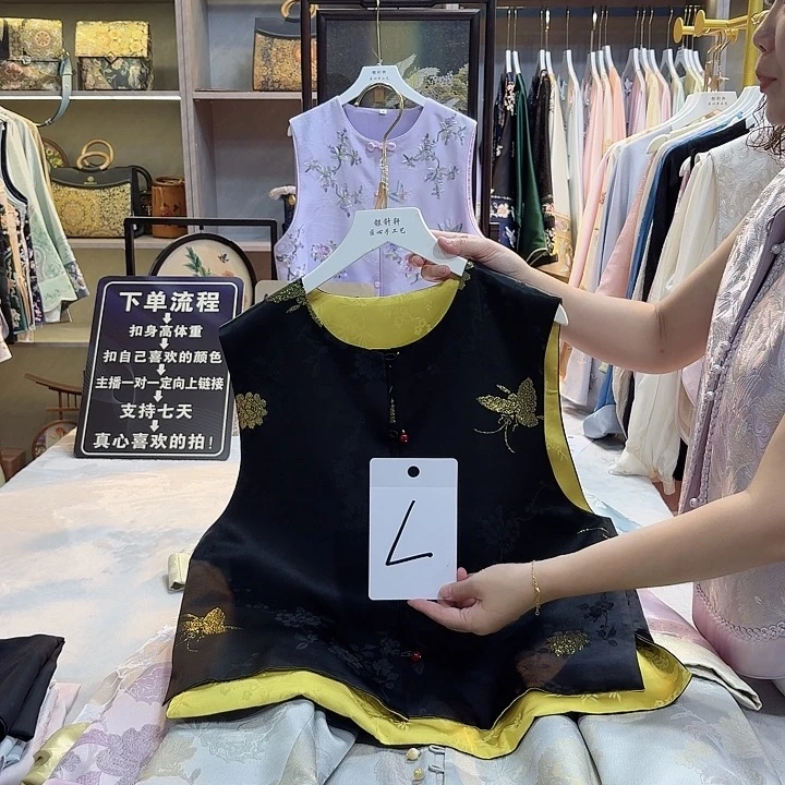 曲***曲非遗传承人的精神风貌