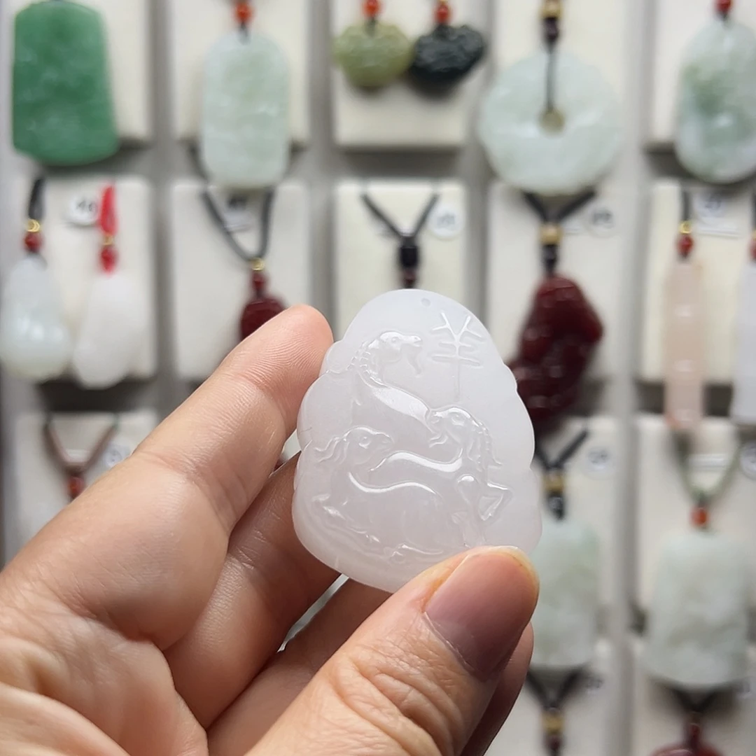 石英质玉（金丝玉）未镶嵌颈饰