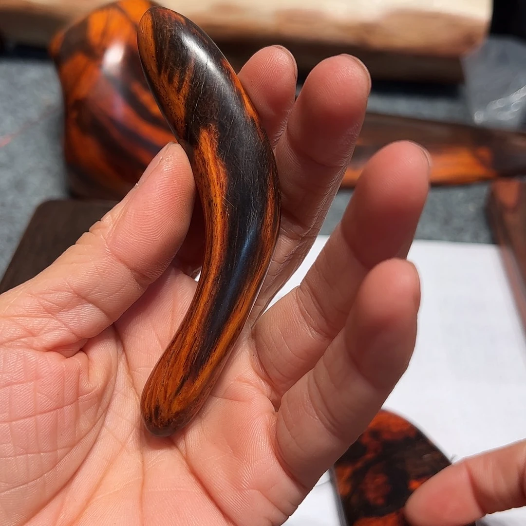交趾黄檀（大红酸枝）一****！