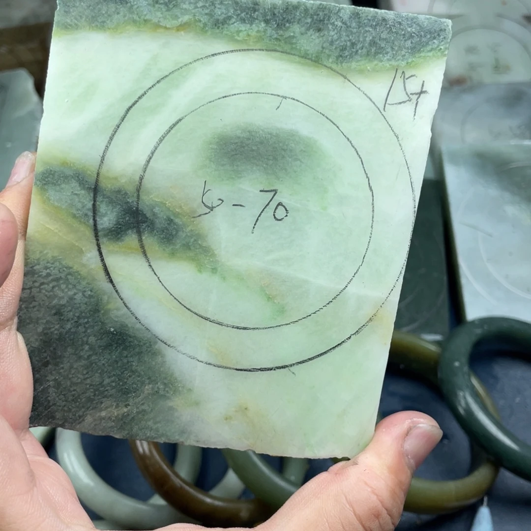 独山玉未镶嵌定制手镯