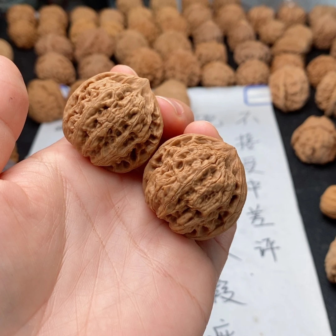 文玩核桃吊坠?****✌012。33皇家