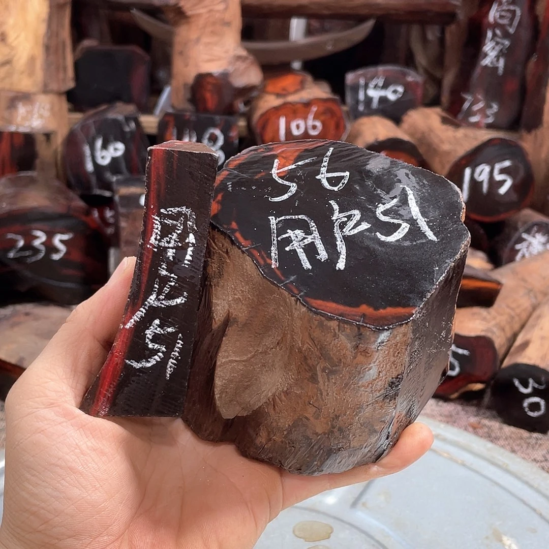 交趾黄檀（大红酸枝）