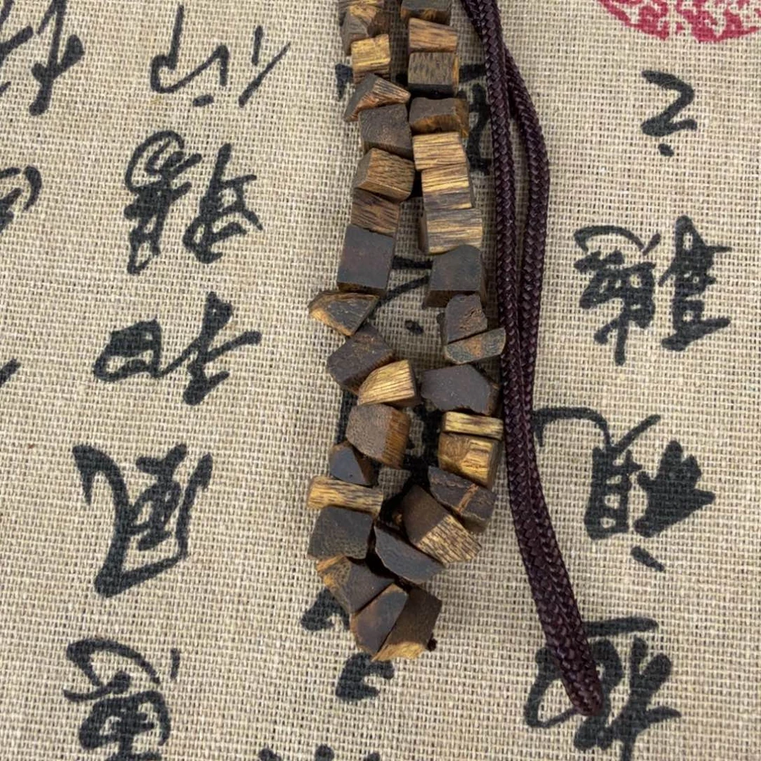 沉香沉香碎屑奇楠沉香车绳子