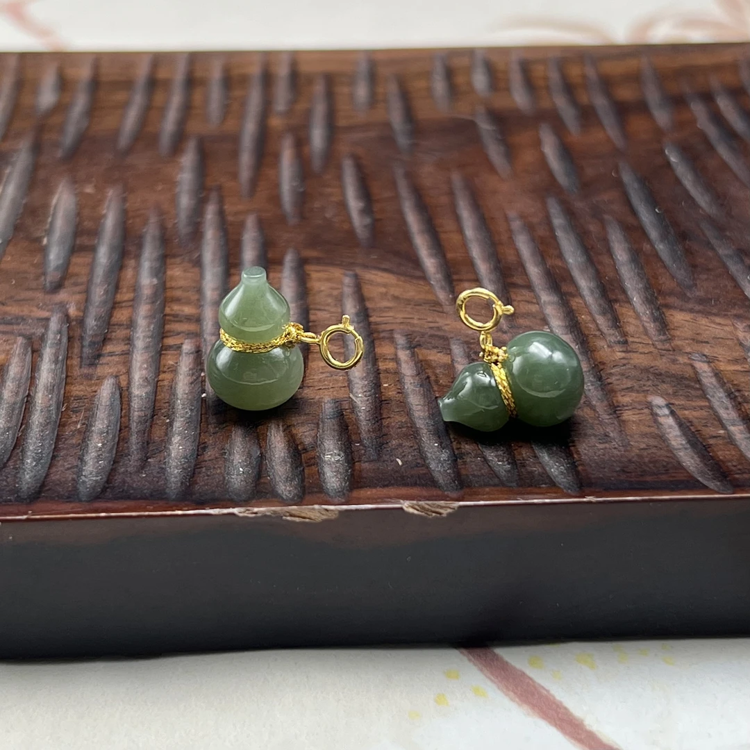 【北野珠宝】天然和田玉葫芦吊坠-B128H-237多样性发一15*10mm