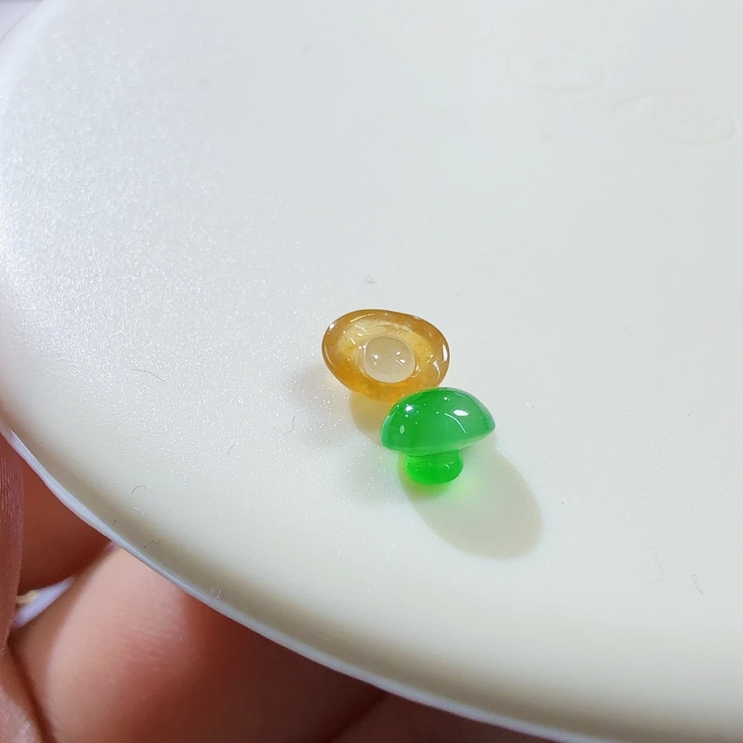 翡翠未镶嵌颈饰裸石