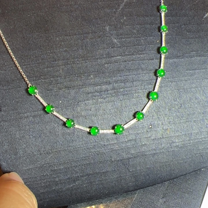 翡翠颈饰18K金镶嵌翡翠吊坠项链