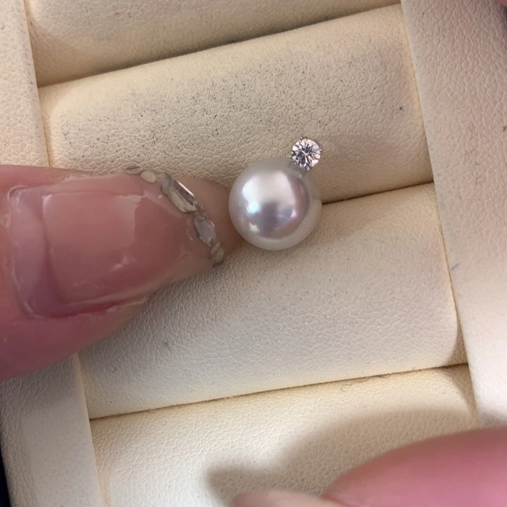 颈饰18K金镶嵌海水珍珠