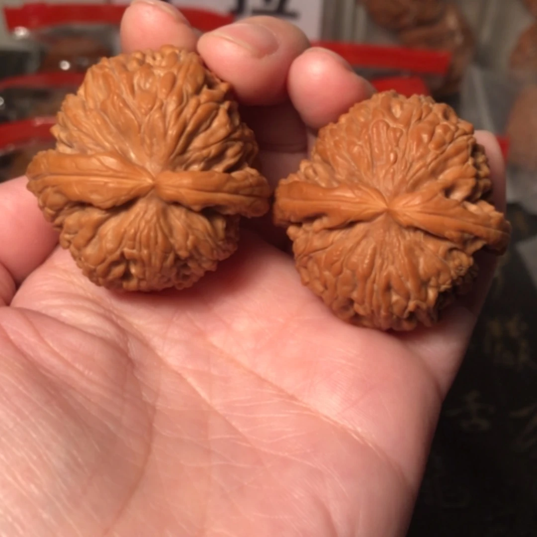 【闪购商品】文玩核桃把件啊***哈白狮子40