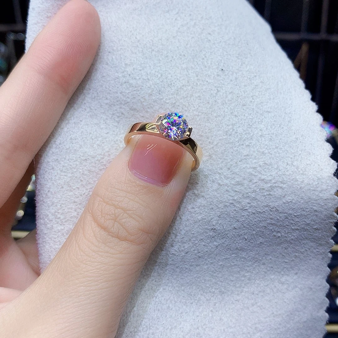 18K金镶嵌合成碳硅石（莫桑石）戒指/指环米**，