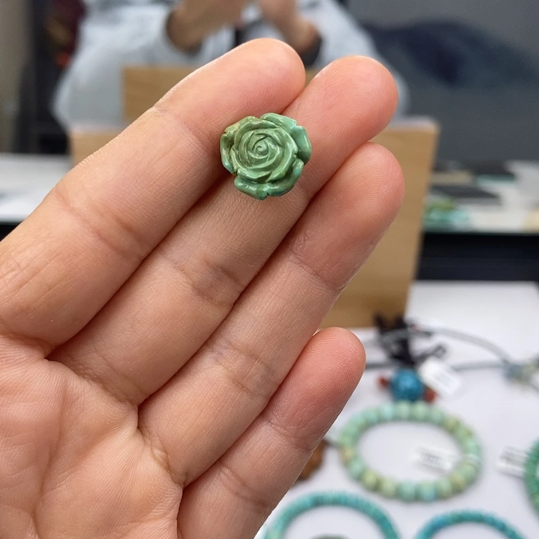 绿松石未镶嵌珠宝奇石