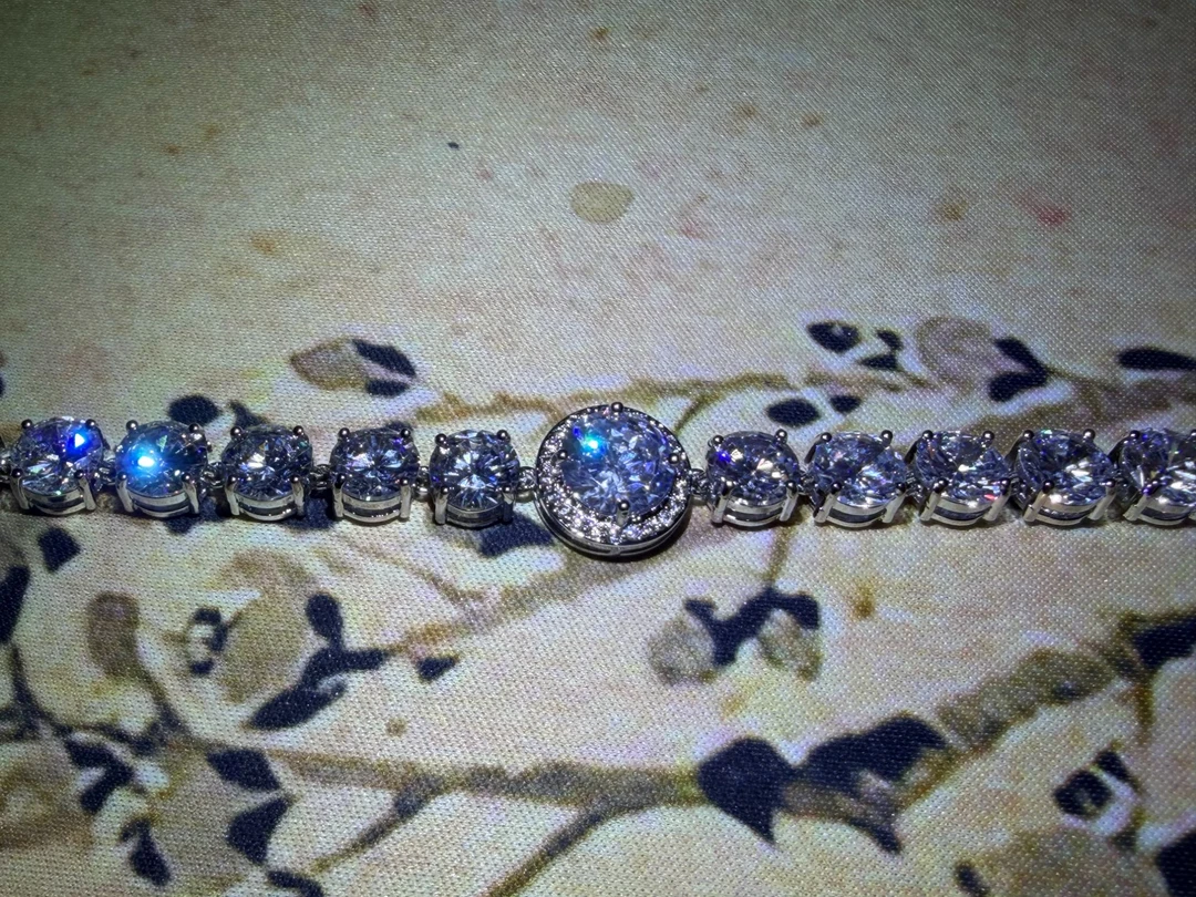 [南非甄选】NFZX 高端定制 LC-1683 【四爪圆苞手链首饰